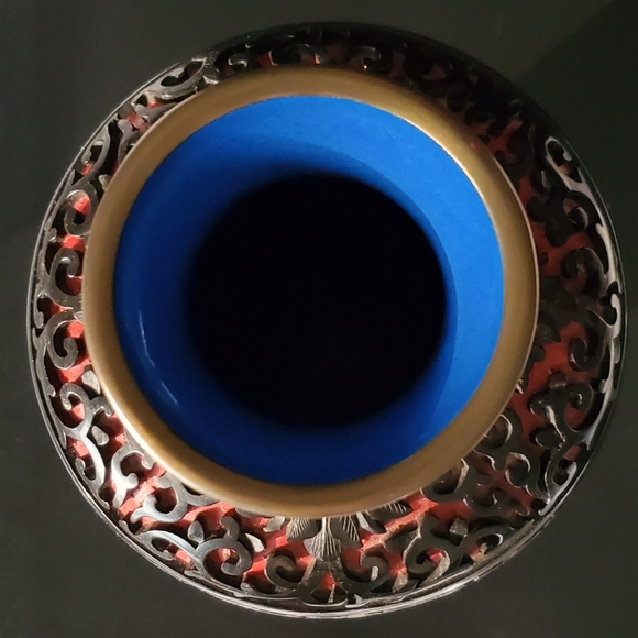 Asian 9" Black & Red Cinnabar Vermillion, Copper Trim & Blue Enamel Vase - Picture 14 of 15